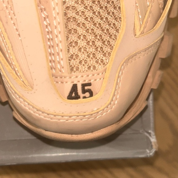 Balenciaga Track Size 45EU/12US
Beige Slightly Worn W dustbag - Picture 2 of 9